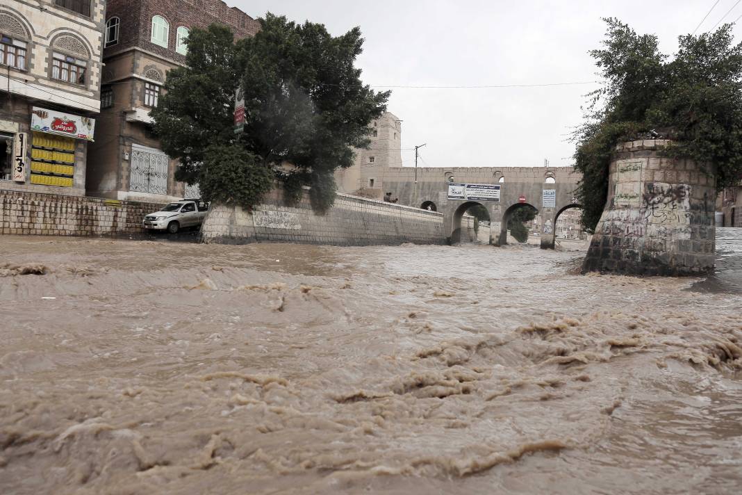 Yemen'de sel felaketi: 6 kişi öldü, 430 ev yıkıldı 17